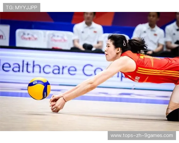 女排双人拦网：铸就铜墙铁壁的坚韧力量